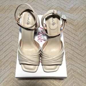 Pink Lily twist detail nude heel size 7.5